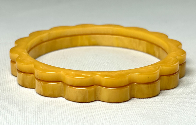 BS7 marbled lemon bakelite daisy spacer bangles